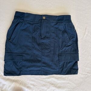 Athleta Navy Mini Skirt with built-in shorts Size 6, pockets, golf, active skort